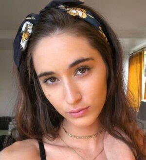 Her engaging content has amassed her a following. . Natalie roush leak